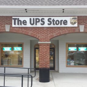 Storefront of The UPS Store 3737