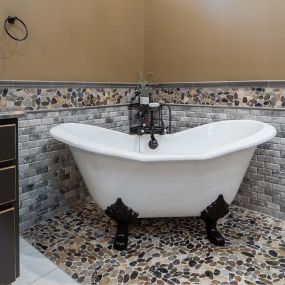Clawfoot Tub with Pebble Tile
