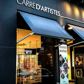 Carré d’artistes est un réseau de plus de 30 galeries d’art en France et à l’international ainsi qu’une galerie en ligne. Venez admirer les œuvres de nos artistes dans la galerie la plus proche de chez vous. Située à deux pas de la place des Jacobins et du passage de l’argue, notre équipe vous accueille pour vous faire découvrir des artistes de talent à travers une sélection d’oeuvres d’art uniques.