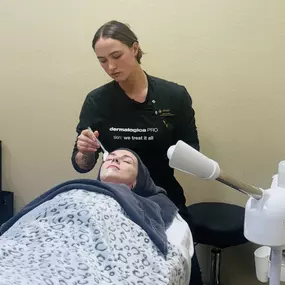 Bild von Rogers Academy of Beauty