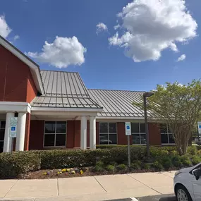 Outside view of the State Employees' Credit Union Greensboro East Elmsley branch