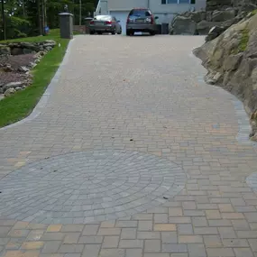 Mason Pavers driveway with circular accent