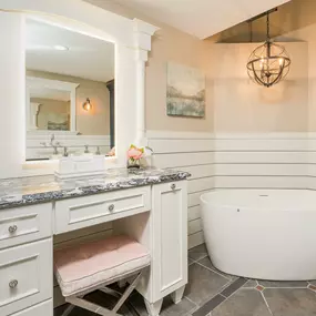 Dura Supreme Cabinet Display - Dillman & Upton Showroom