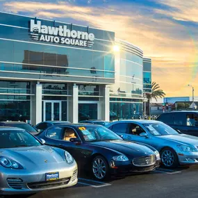 Hawthorne Auto Square Exterior