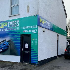 Bild von K & P Tyres (Ewell) Ltd