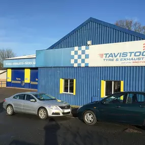 Bild von Tavistock Tyres - Team Protyre