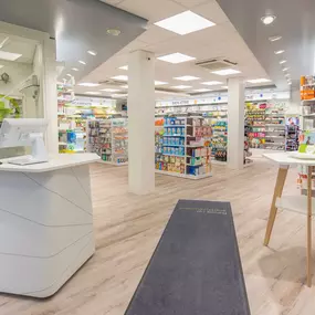 Bild von Pharmacieplus du Bourg Marin SA