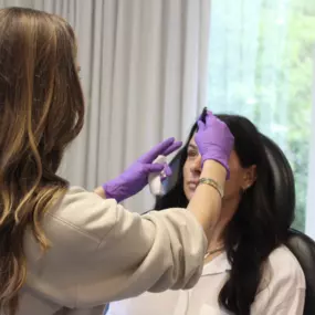 We are very proud of our aesthetic team who make up the Privé family. We have the highest caliber professionals in the industry, who have extensive experience, superior qualifications, credentials and training.