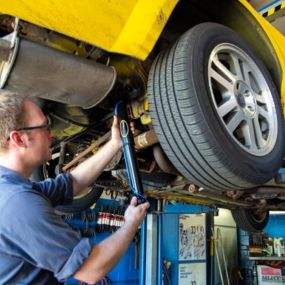 Equipped with the best auto maintenance technology, Jeff’s Auto Service is dedicated to focusing on and providing the most up to date service possible. As our technology changes, our technicians are continuously trained to be equipped with the knowledge to better serve our clients.