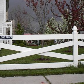 Vinyl Crossbuck Fence