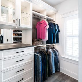Having an organized closet can save a lot of time by making it easier to find specific items quickly without having to search through a cluttered space. It also helps to eliminate the frustration of not being able to find what you need when you need it. An organized closet can also help to reduce cl