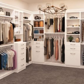 This closet has a spot for everything! #closetenvy