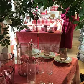 Bild von Schöne Dinge fürs Bett, Bad und Tisch.