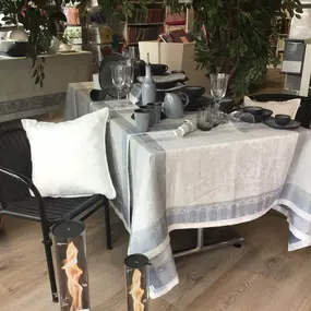 Bild von Schöne Dinge fürs Bett, Bad und Tisch.