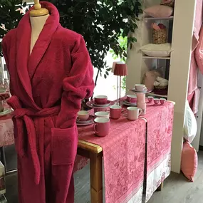 Bild von Schöne Dinge fürs Bett, Bad und Tisch.