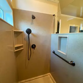 Onyx Shower