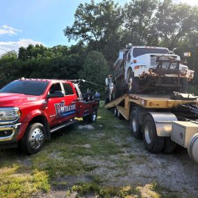 Need a heavy duty towing service? Call us now!