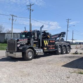 Need a heavy duty towing service? Call us now!