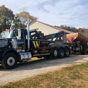 Need a heavy duty towing service? Call us now!