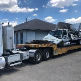 Need a heavy duty towing service? Call us now!