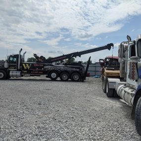 Need a heavy duty towing service? Call us now!