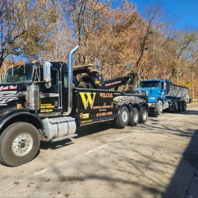 Need a heavy duty towing service? Call us now!