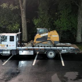 Need a heavy duty towing service? Call us now!