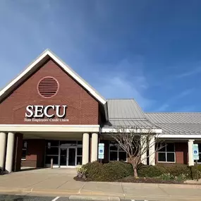 Outside view of the State Employees' Credit Union Nags Head branch
