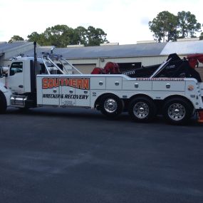 Southern Wrecker & Recovery has provided professional Light, Medium and Heavy duty towing to Jacksonville, St. Augustine and the surrounding area for over 15 years. Our team is customer-focused and fully certified to meet the highest expectations of our valued customers. We strive to provide the best service in the industry through our cutting edge equipment and distinguished operators. All of our towing and recovery services are available 24 hours a day, seven days a week.