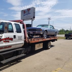 Call now for a reliable towing service!