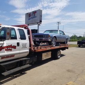 Call now for a reliable towing service!