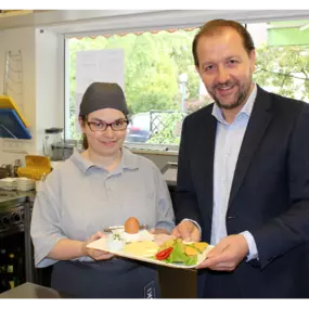Kulinarium Linz - Diakoniewerk OÖ 4020 
Frühstück im Kowalski Südbahnhofmarkt
Das moderne Café Bistro ist zugleich ein hochwertiger integrativer Arbeitsplatz für Menschen mit Behinderung.