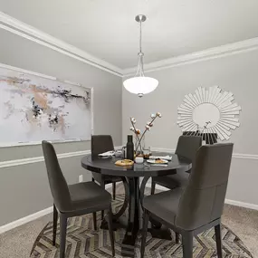 9 Foot Ceiling with Crown Molding