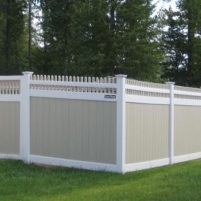 Residential Vinyl Privacy Fence