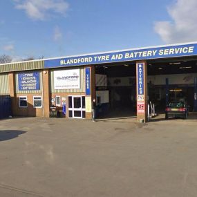 Bild von Blandford Tyre and Battery - Team Protyre