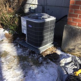 Carrier Comfort 2.5 Ton 13 SEER Residential Air Conditioning System Installed in Milford, CT.