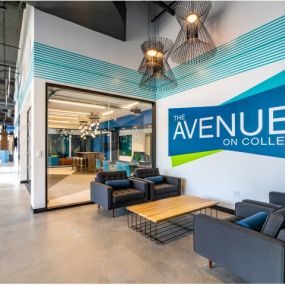 Bild von The Avenue On College