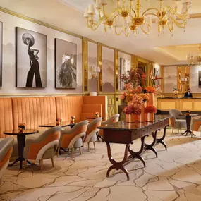 The lobby lounge offers a warm welcome and acts as a crucial meeting point for both guests and well-heeled Milanese locals.