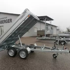 Rückwärtskipper 2 Achs und Außenansicht Firma Monsberger 3134