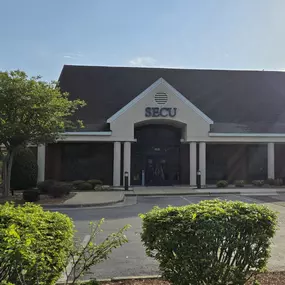 Outside view of the State Employees' Credit Union McGees Crossroads branch