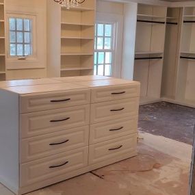 Everyone needs a Closet Update—and this Olde Lyme home had the perfect space to create a gorgeous walk-in space. With Shelving and Drawers, we created a dream closet! #TailoredLivingNianticMystic #GetOrganized #CustomCloset #OldeLymeCT #FreeConsultation