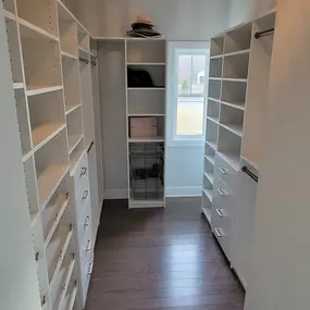 White shelves are aesthetically pleasing and are a safe choice to match any interior design. Check out our Closet White Finish in Niantic, Connecticut, which surely gives off #closetgoals. #TailoredLivingNianticMystic #NianticCT #ClosetOrganization #CustomClosets #FreeConsultation