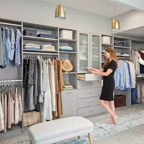 Closet feeling a little cramped? Let's ditch the clutter and create a walk-in oasis that sparks joy every time you open the door. ✨ From shoe racks to jewelry drawers, we have all the storage solutions you need to create a space that's both functional and fabulous. Call us today to get started!