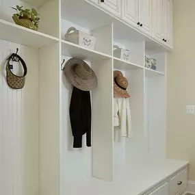 Are you dreaming of an organized life? Tailored Living of Niantic & Mystic will design your mudroom tailored to your life. Imagine a place for everything right when you walk in the door.  #design  #mudroom #Interiors  #interiordesign  #interiorinspo  #tailoredlivingnianticmystic