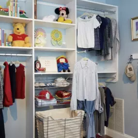 ???? Ready to get your kids’ closet in order? Our custom storage solutions make it easy for them to keep things tidy and accessible. ???? Let’s create an organized space your kids will love—schedule your consultation!