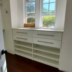 So bright, airy, and organized, plus storage space to spare—we’re loving it! With help from Tailored Living of Niantic & Mystic, you’ll be loving neat, organized Closets, too. #TailoredLivingNianticMystic #CustomClosets #ClosetOrganization #FreeConsultation