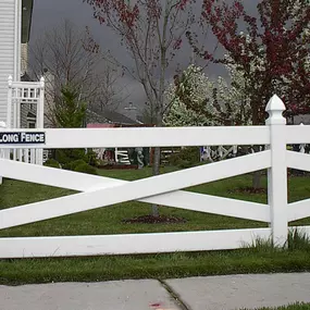 Vinyl Crossbuck Fence