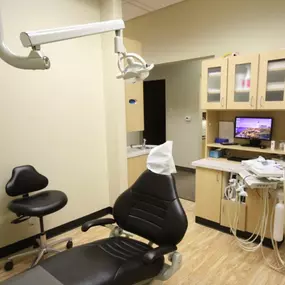 FLOSS Dental Sugar Land Check up room.