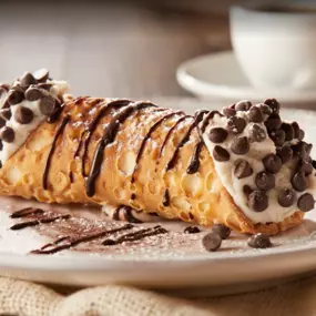 Traditional Cannoli