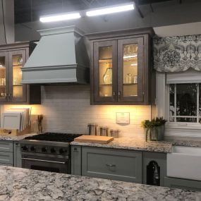 National Lumber Home Finishes Kitchen Display